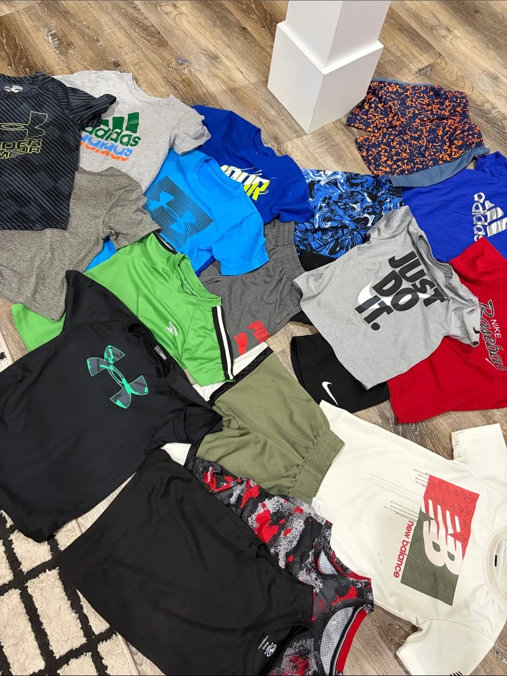 Nike/Adidas/under Armour/and more LOT - Picture 2 of 7